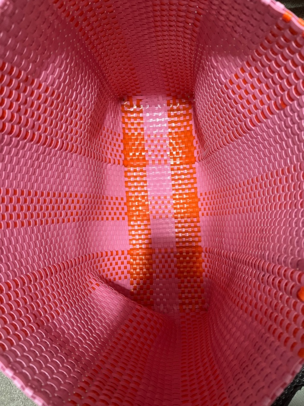 Mark & Graham SAYULITA WOVEN BEACH TOTE pink & orange md personalized - Picture 4 of 4